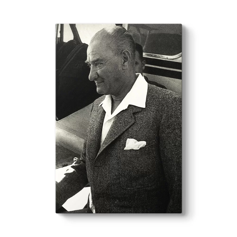 Siyah Beyaz Dikey Atatürk Tablosu - Model 2